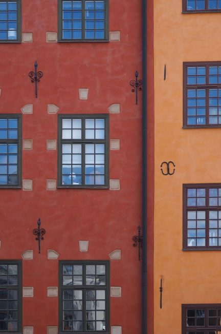 Äldre bebyggelse i Stockholm där varje hustyp ställer egna krav på hur avloppsarbetet läggs upp.